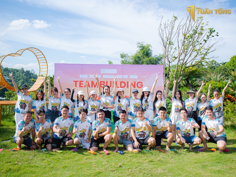 Team Building Tuấn Tổng Xích Gần Nhau Hơn: “Hello Autumn: Vui Hoà Bình - Cháy Hết Mình”