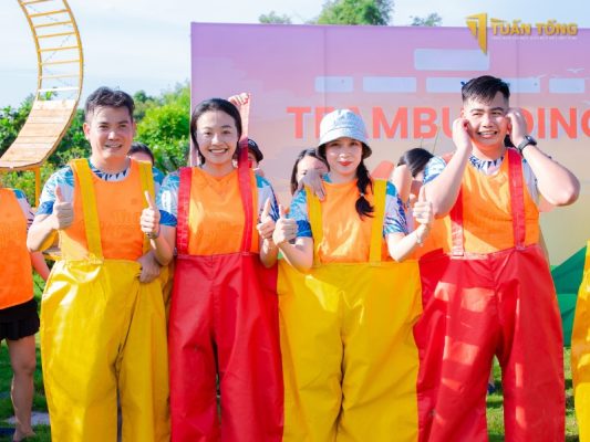 Team Building Tuấn Tổng Xích Gần Nhau Hơn: “Hello Autumn: Vui Hoà Bình - Cháy Hết Mình”