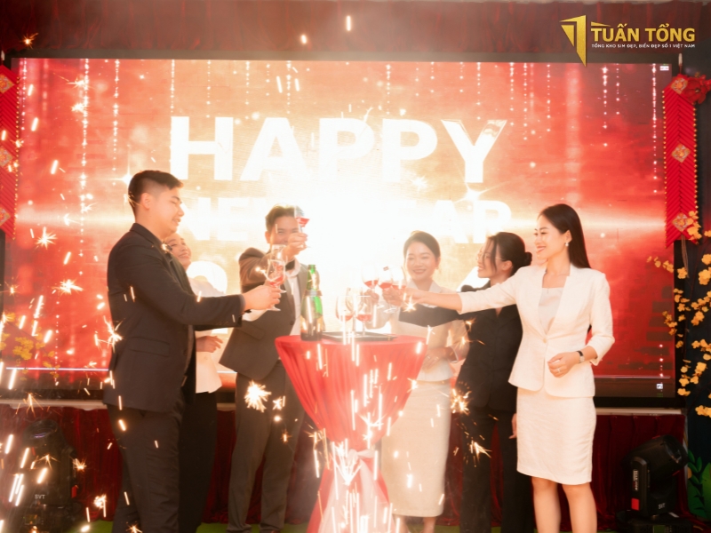 Year End Party 2023: Tuấn Tổng Tri Ân Đối Tác Khắp 63 Tỉnh Thành, Nhìn Lại Thành Quả Viên Mãn Sau Một Năm Rạng Rỡ